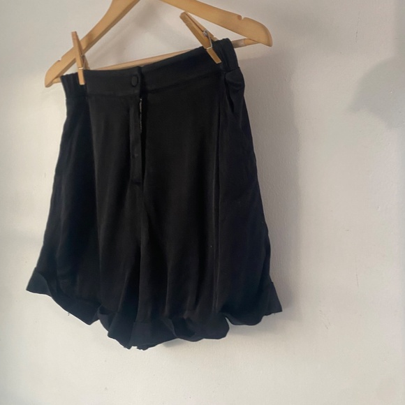 Camila Coelho S Black Satin Short - Picture 3 of 8